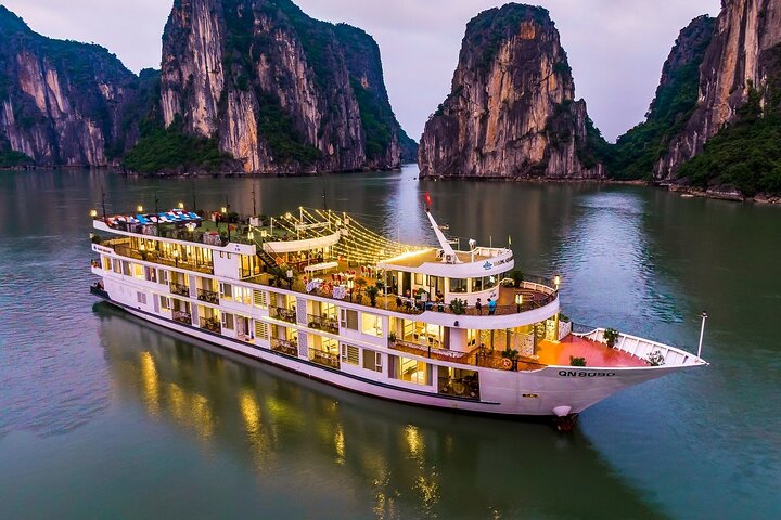 Vietnam Discovery Tour