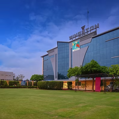 Wingston A TreeHouse Hotel